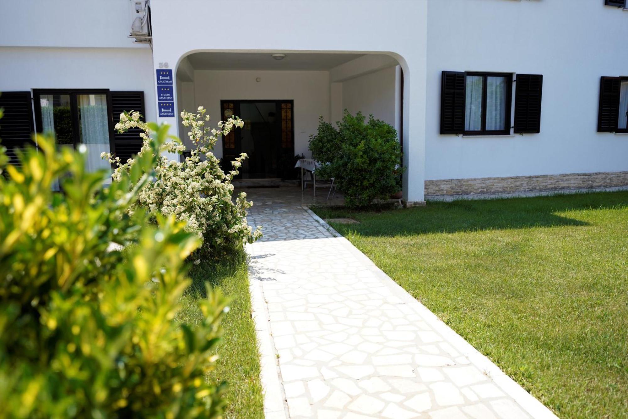 Apartman Nada I Fažana Exteriör bild